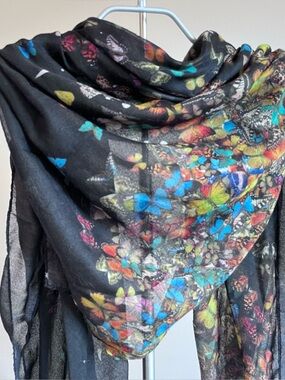🦋 Zara Square Butterfly Print Scarf